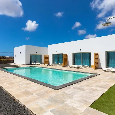 Lola Family Lajares Irent Fuerteventura